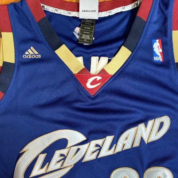 Shaquille O’Neal Cleveland#33 Jersey Sz. 44 (Sz. M)